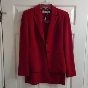 Tahari - Arthur Levine Women's Skirt Suit, Size 6, Deep Red